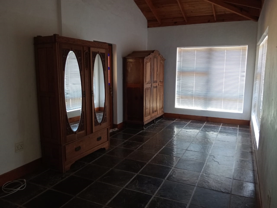 To Let 4 Bedroom Property for Rent in C Place Eastern Cape